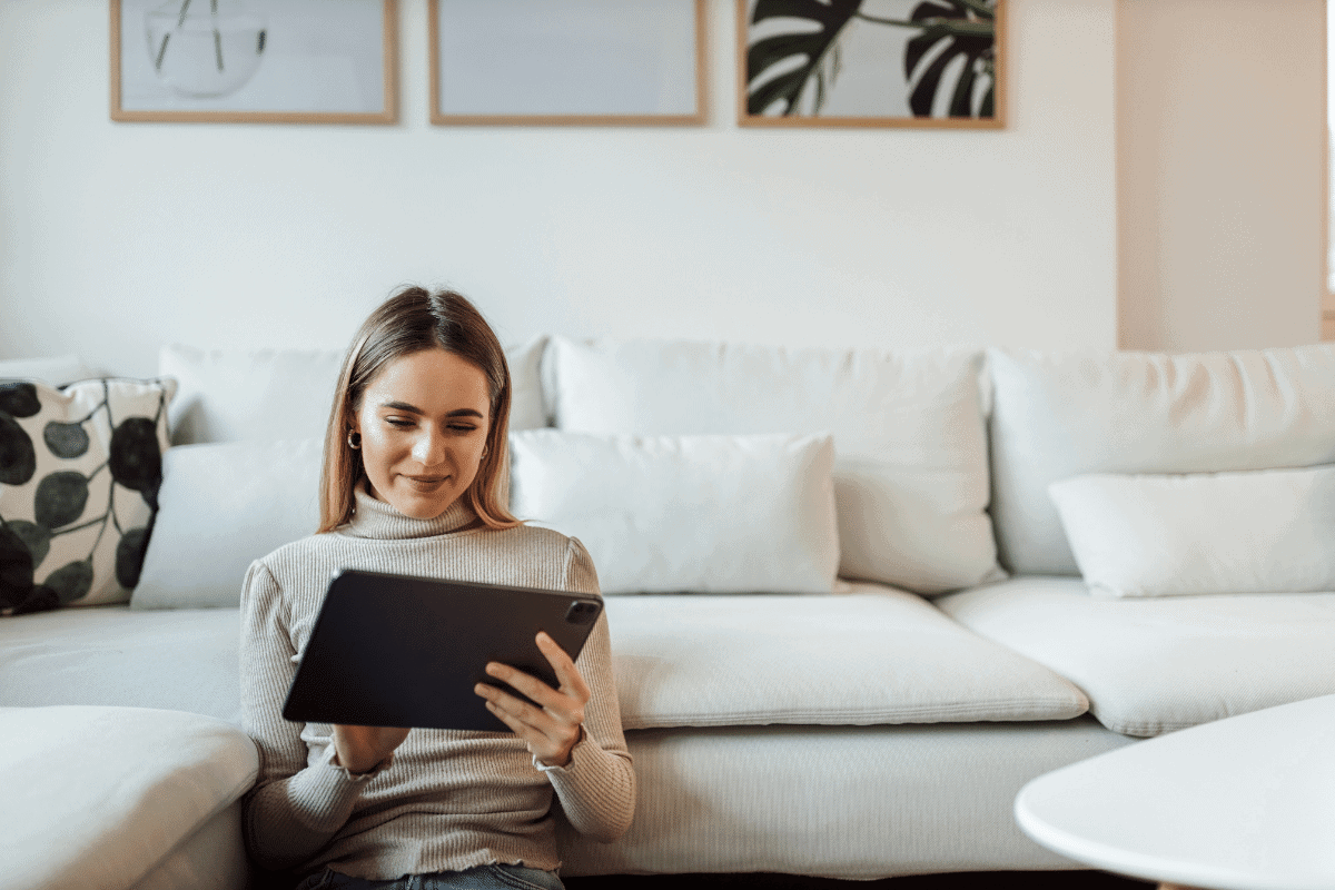 woman renewing her uk passport online